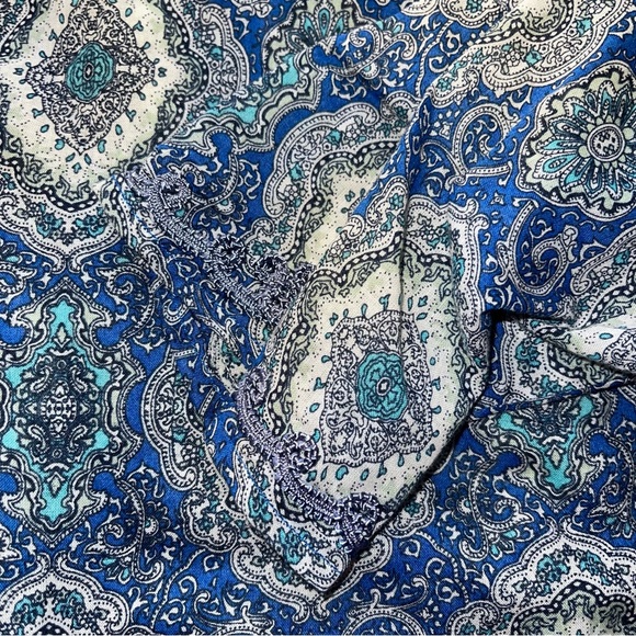 Rose & Rhyme Printed Blouse - Picture 3 of 11